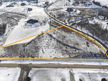 10611 S 232 Street, Gretna, NE 68028