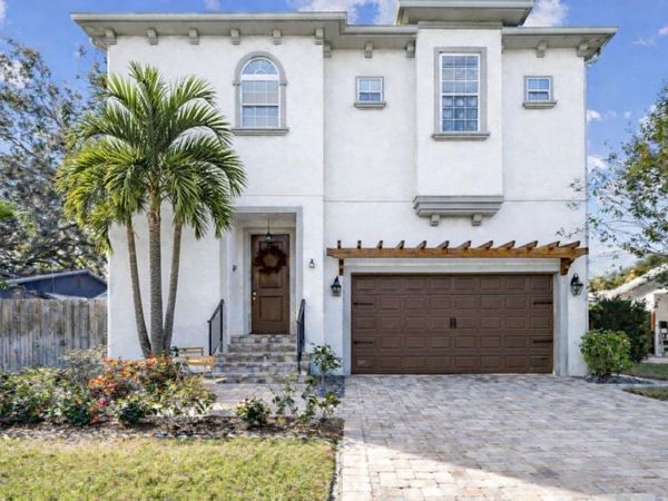 2808 W PEARL AVENUE, TAMPA, FL 33611