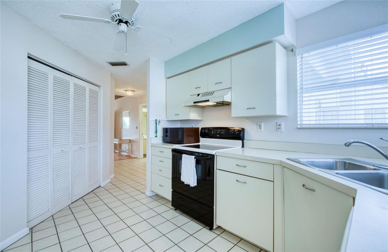 6047 Bahia Del Mar Boulevard, Unit 262, Saint Petersburg, FL 33715 Photo