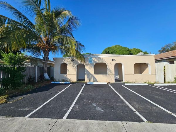 2712 NW 14th St, Fort Lauderdale, FL 33311