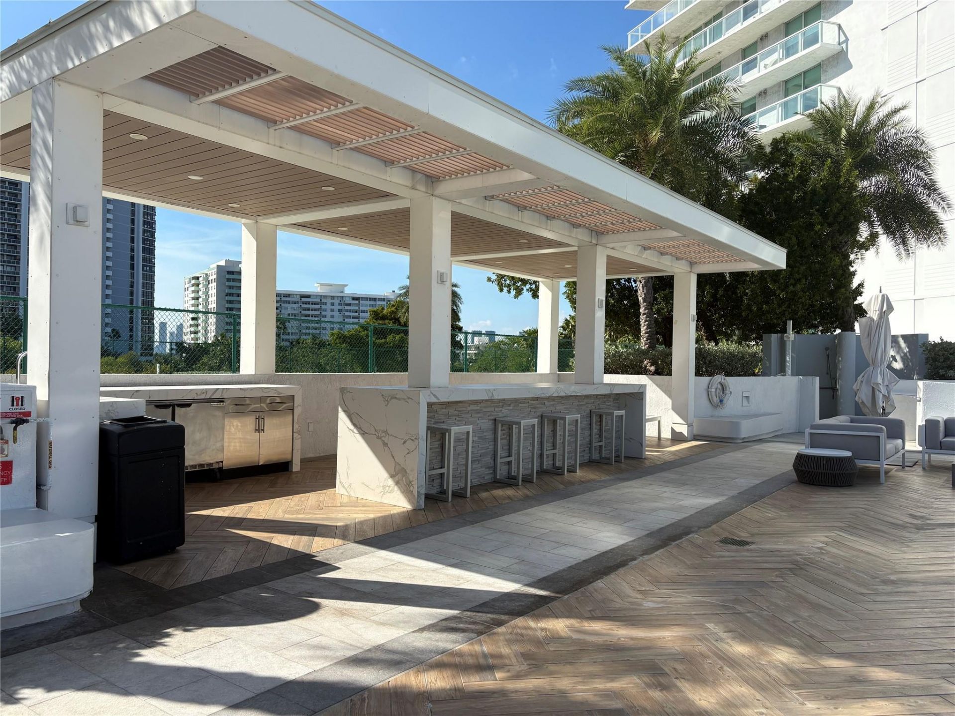 10 Venetian Way, Unit 502, Miami Beach, FL 33139 Photo