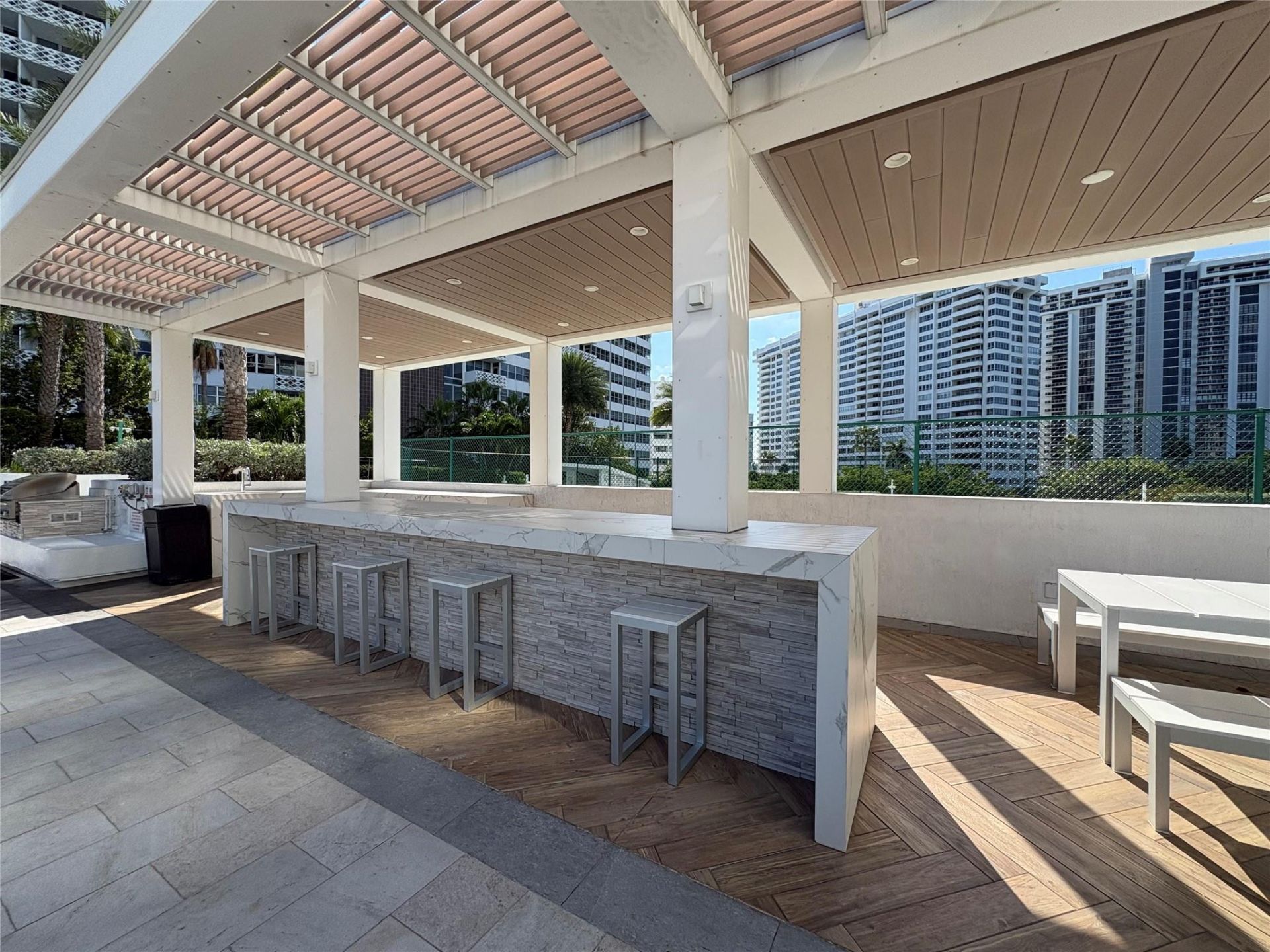 10 Venetian Way, Unit 502, Miami Beach, FL 33139 Photo