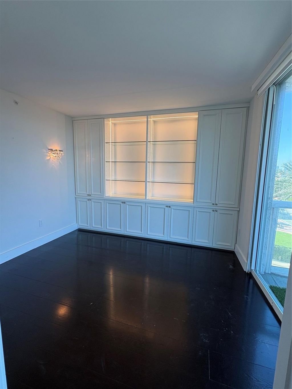 10 Venetian Way, Unit 502, Miami Beach, FL 33139 Photo