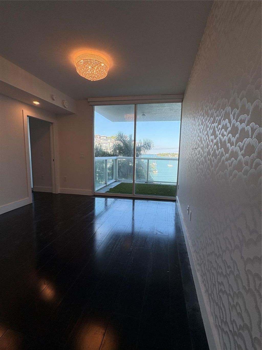10 Venetian Way, Unit 502, Miami Beach, FL 33139 Photo