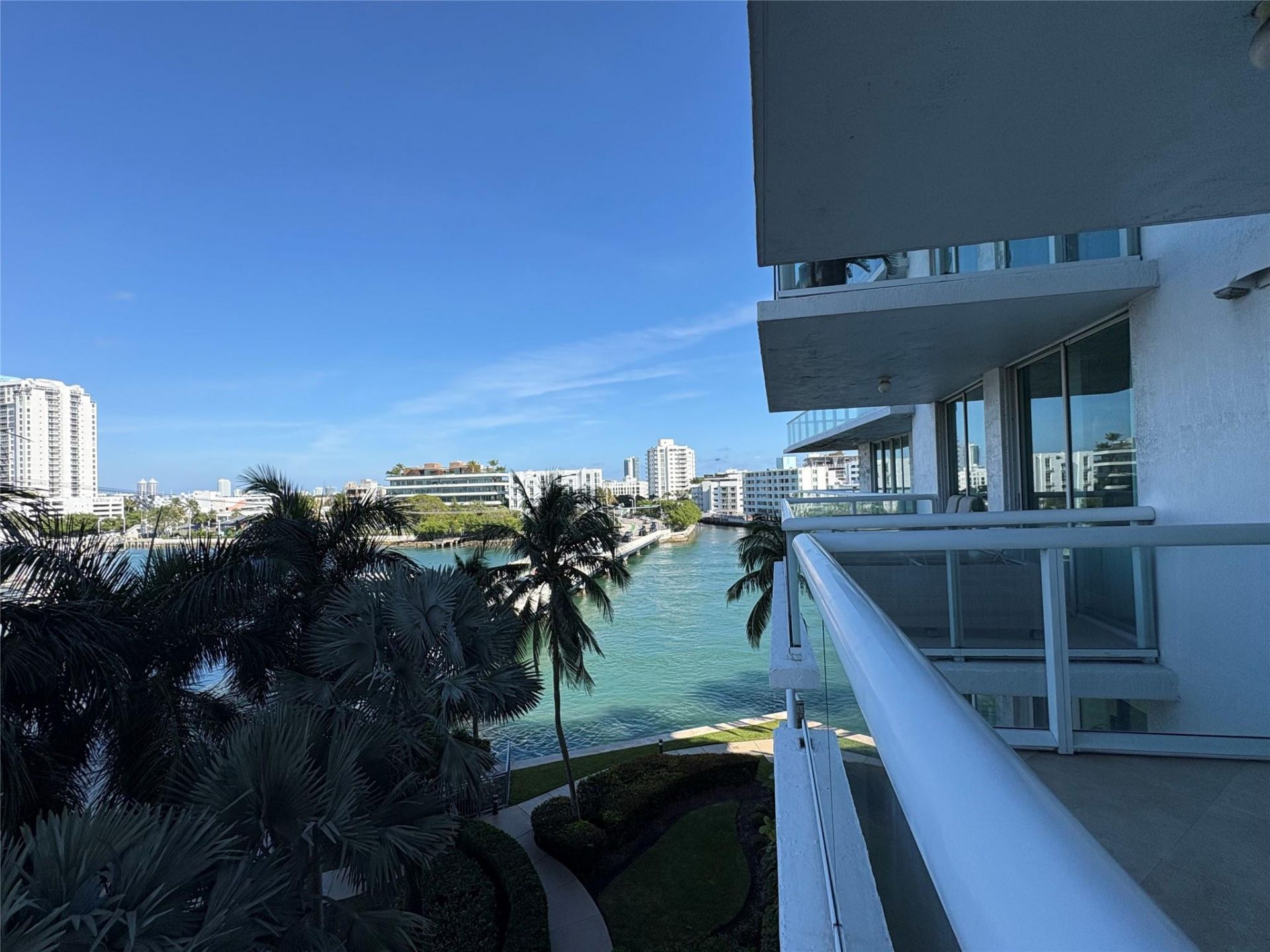 10 Venetian Way, Unit 502, Miami Beach, FL 33139 Photo
