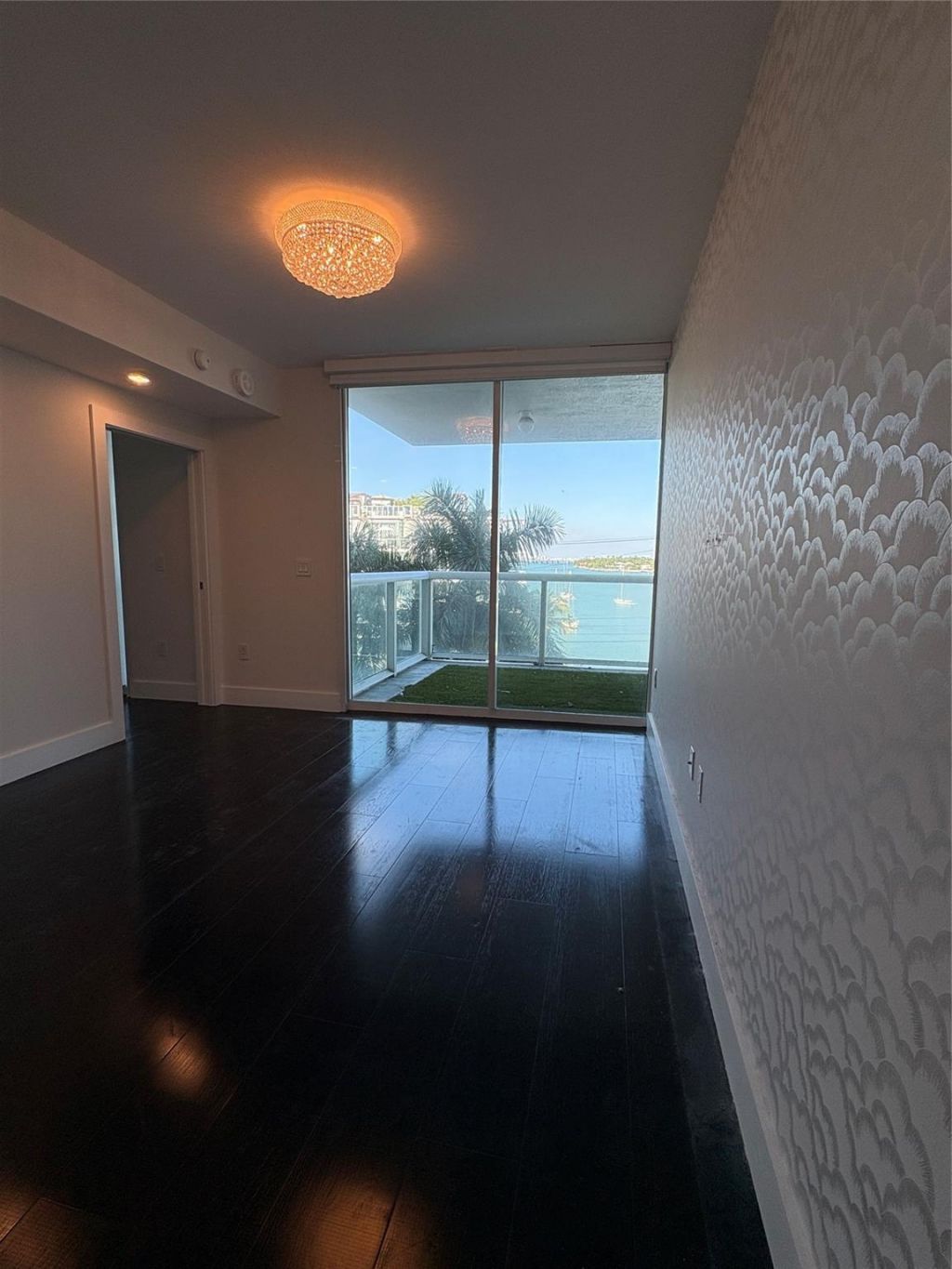 10 Venetian Way, Unit 502, Miami Beach, FL 33139 Photo