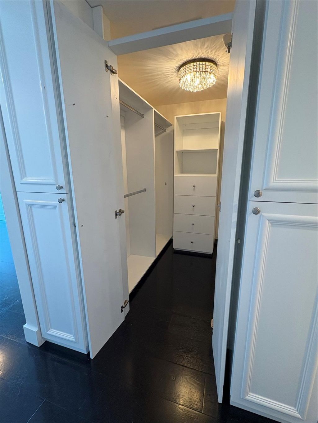 10 Venetian Way, Unit 502, Miami Beach, FL 33139 Photo