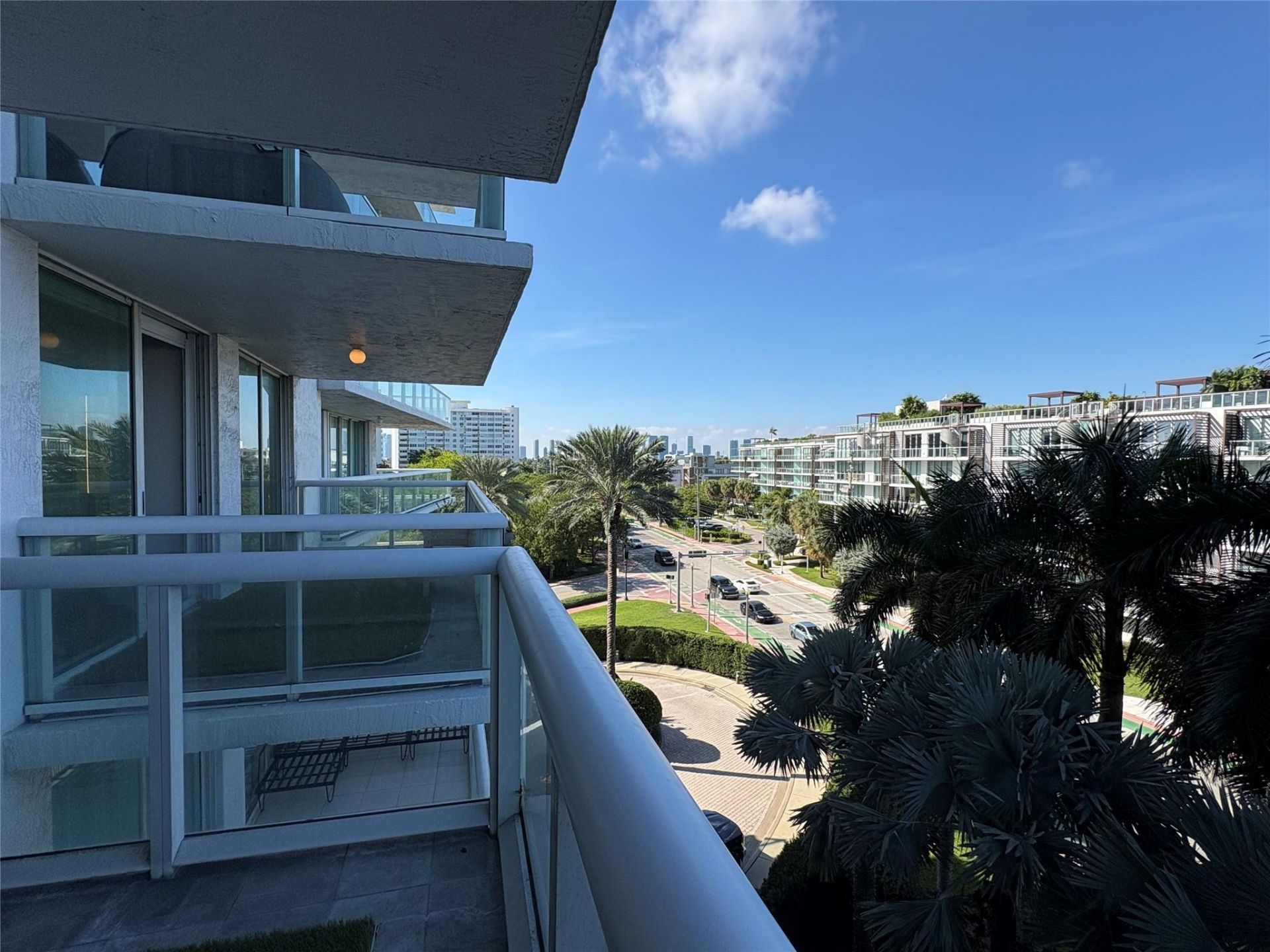 10 Venetian Way, Unit 502, Miami Beach, FL 33139 Photo
