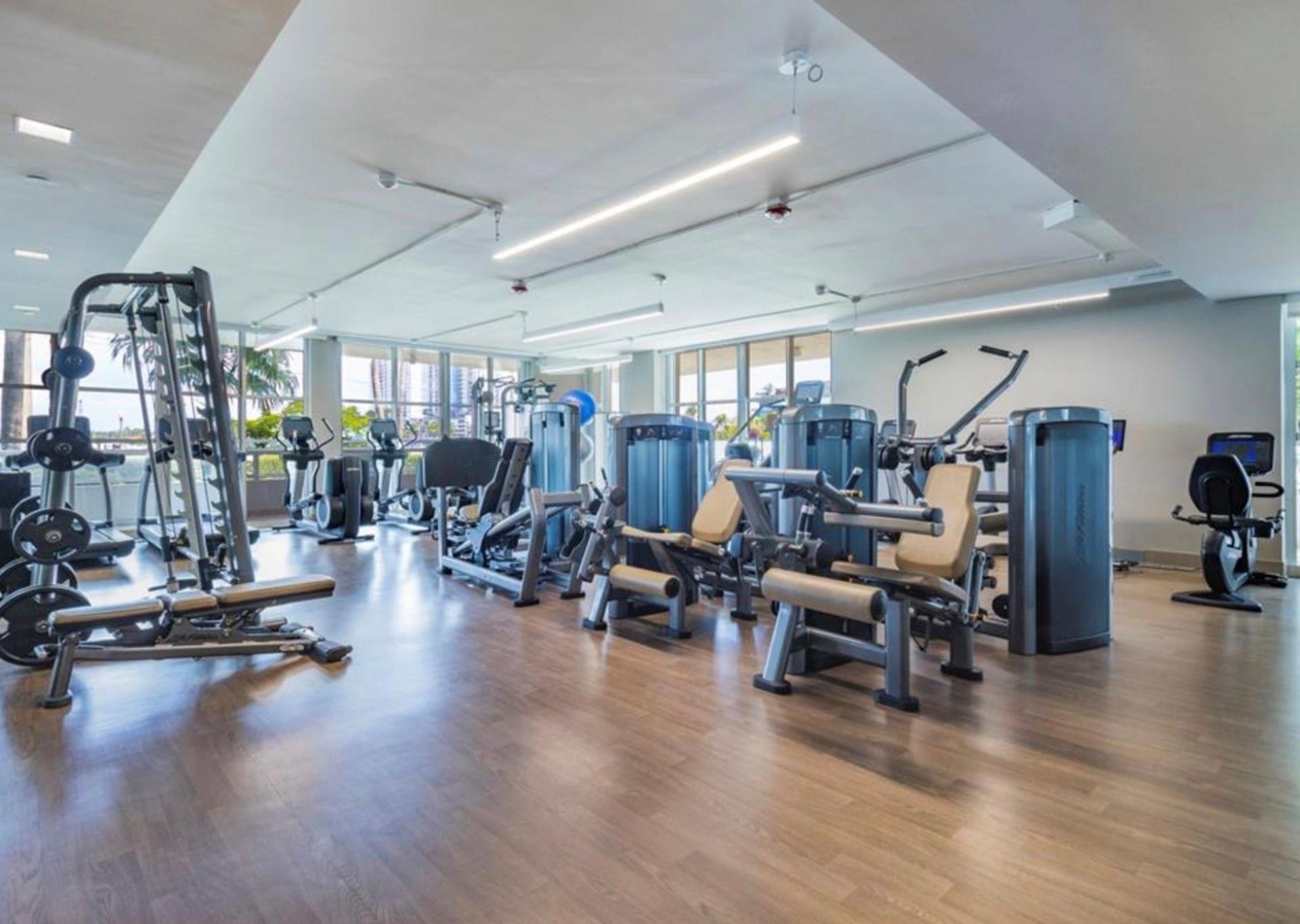 10 Venetian Way, Unit 502, Miami Beach, FL 33139 Photo