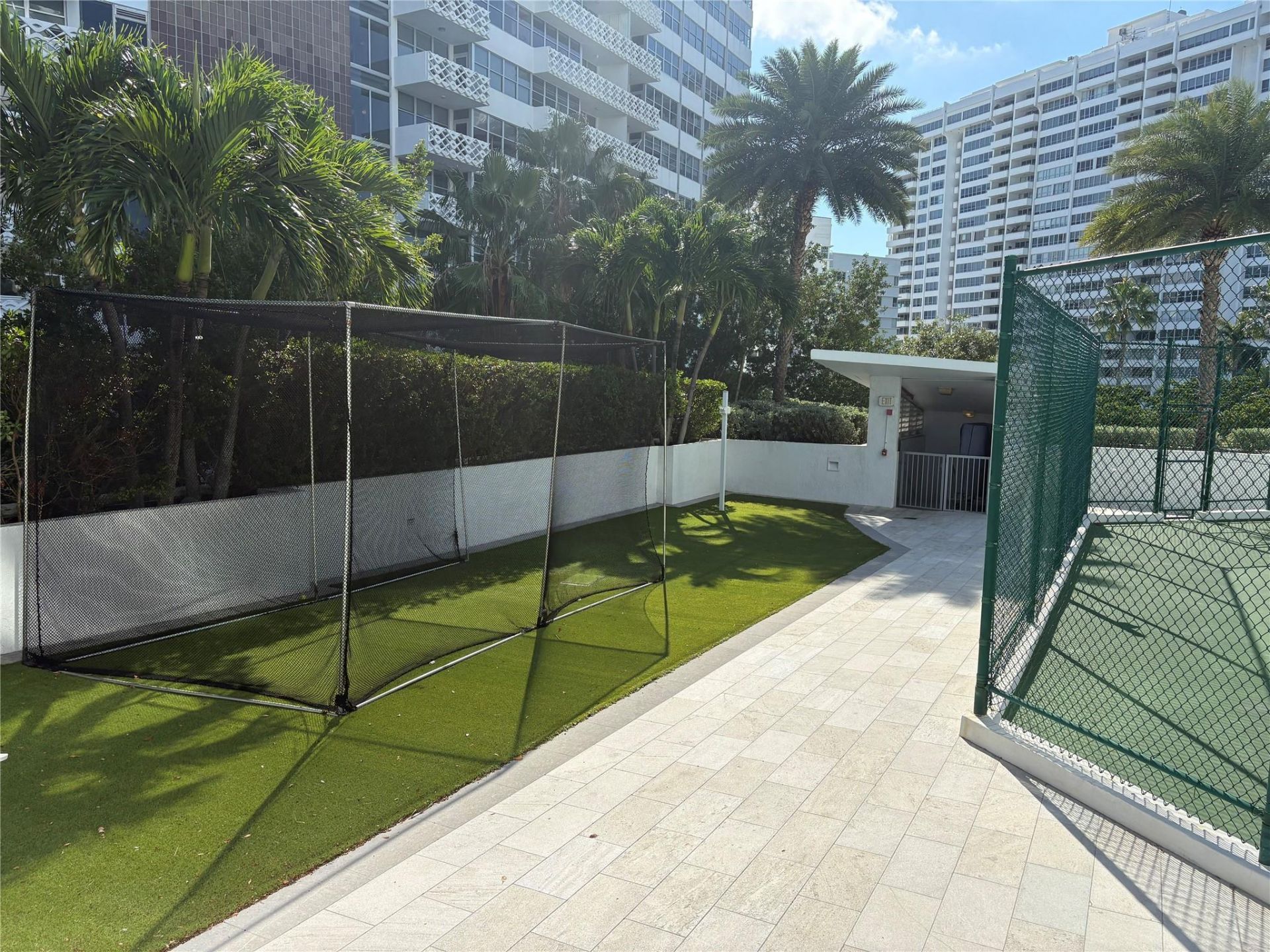 10 Venetian Way, Unit 502, Miami Beach, FL 33139 Photo