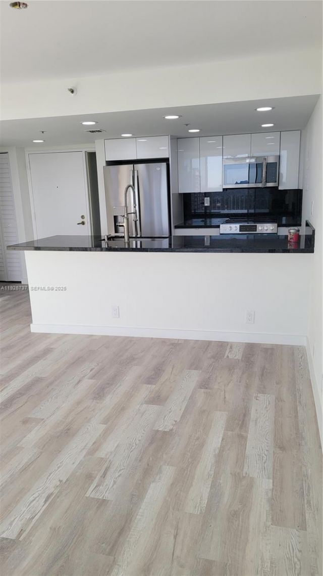 7601 E Treasure Dr, Unit 2103, North Bay Village, FL 33141 Photo