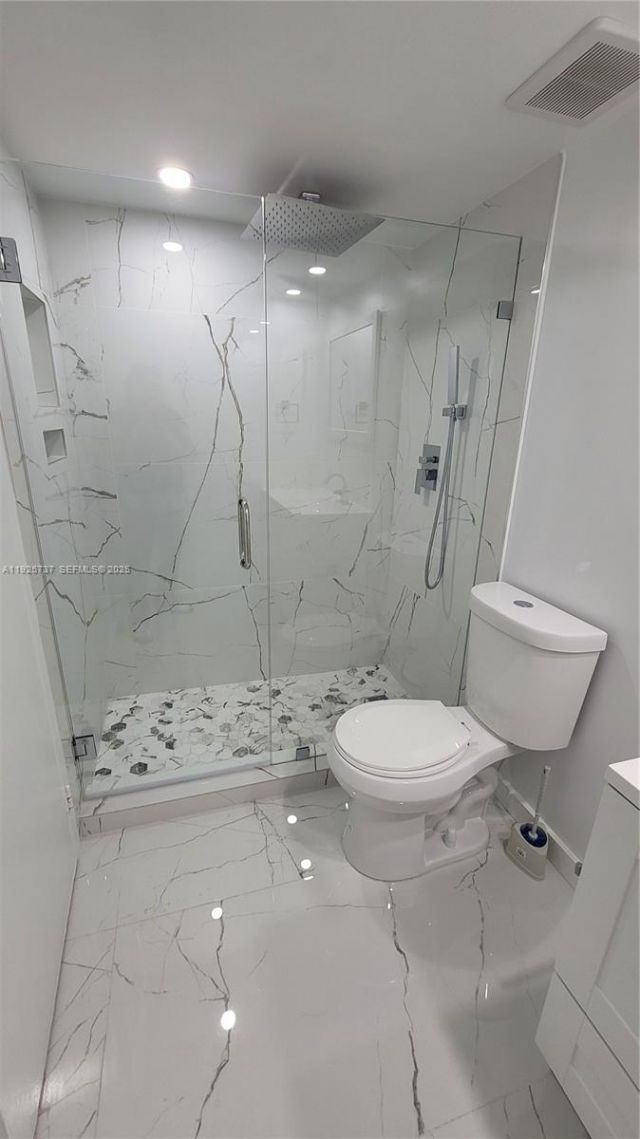 7601 E Treasure Dr, Unit 2103, North Bay Village, FL 33141 Photo