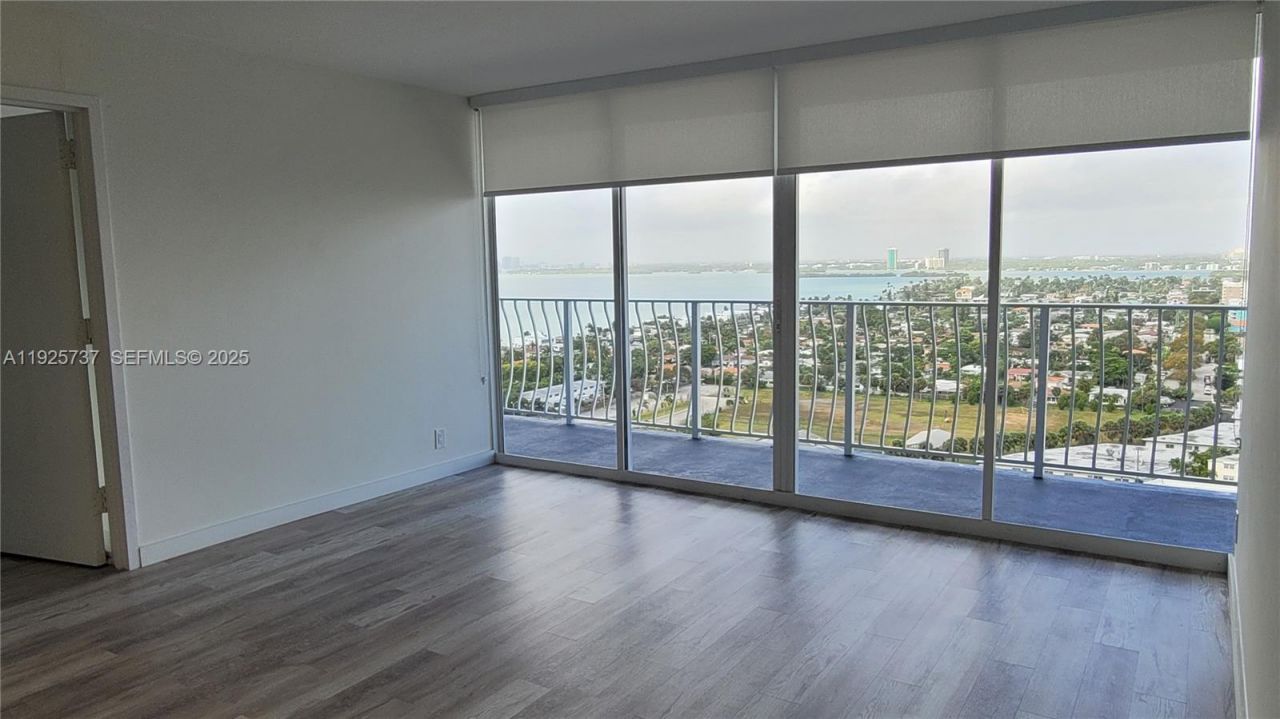 7601 E Treasure Dr, Unit 2103, North Bay Village, FL 33141 Photo