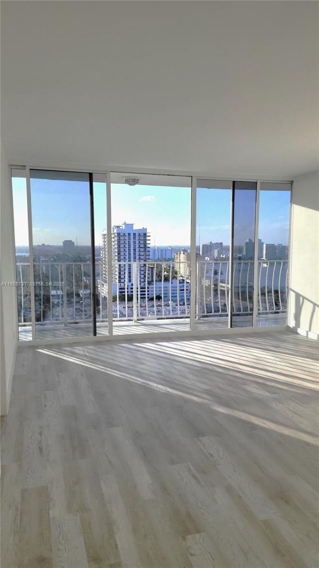 7601 E Treasure Dr, Unit 2103, North Bay Village, FL 33141 Photo