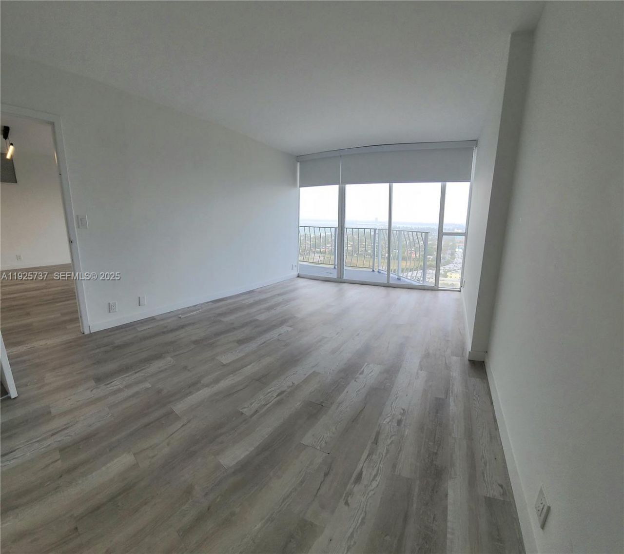 7601 E Treasure Dr, Unit 2103, North Bay Village, FL 33141 Photo