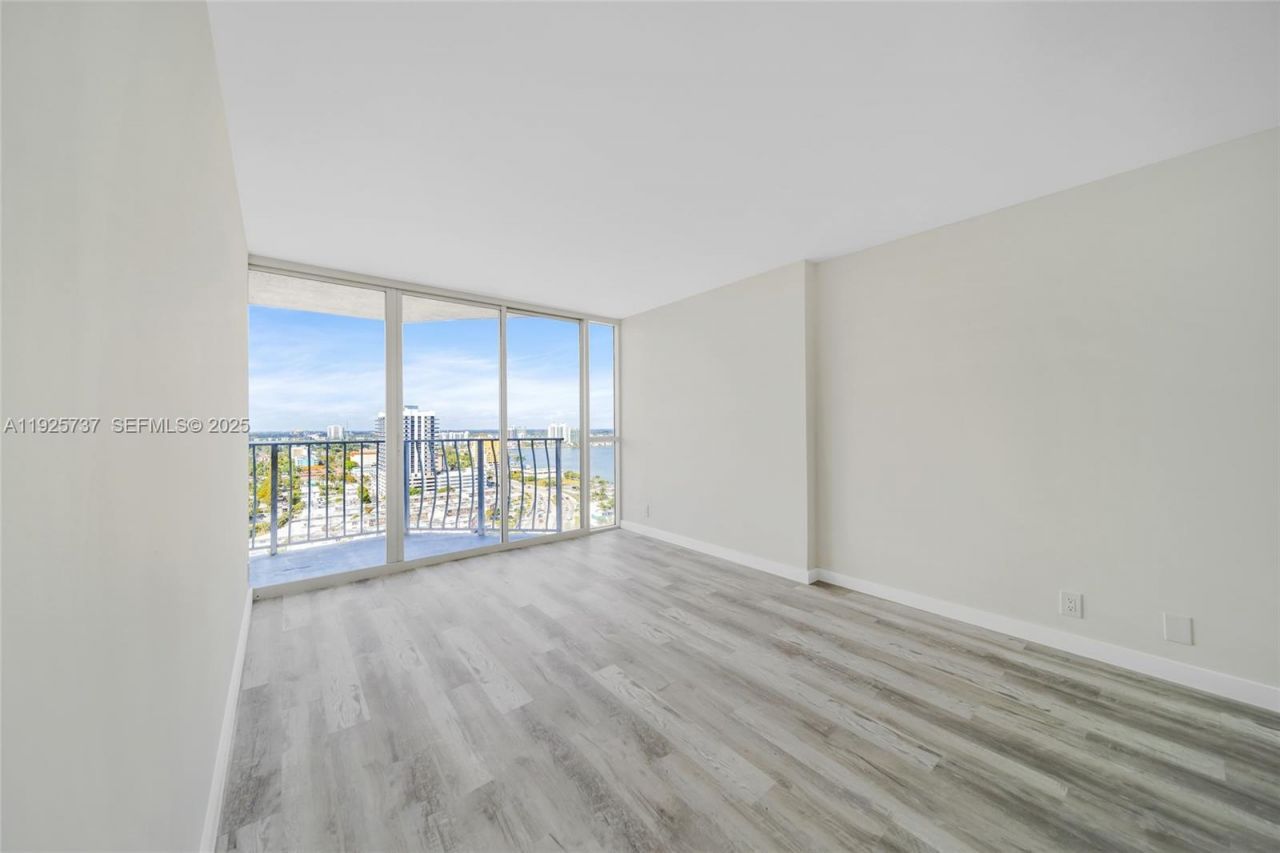 7601 E Treasure Dr, Unit 2103, North Bay Village, FL 33141 Photo