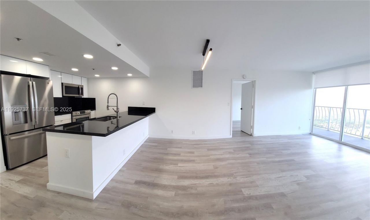 7601 E Treasure Dr, Unit 2103, North Bay Village, FL 33141 Photo