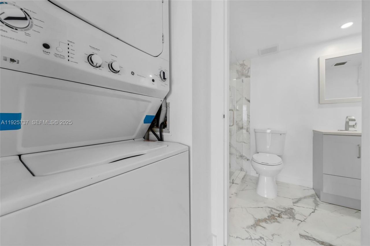 7601 E Treasure Dr, Unit 2103, North Bay Village, FL 33141 Photo