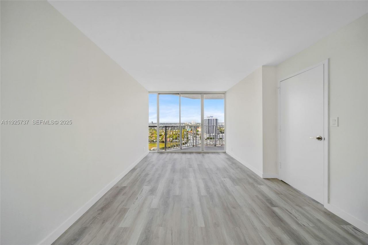 7601 E Treasure Dr, Unit 2103, North Bay Village, FL 33141 Photo