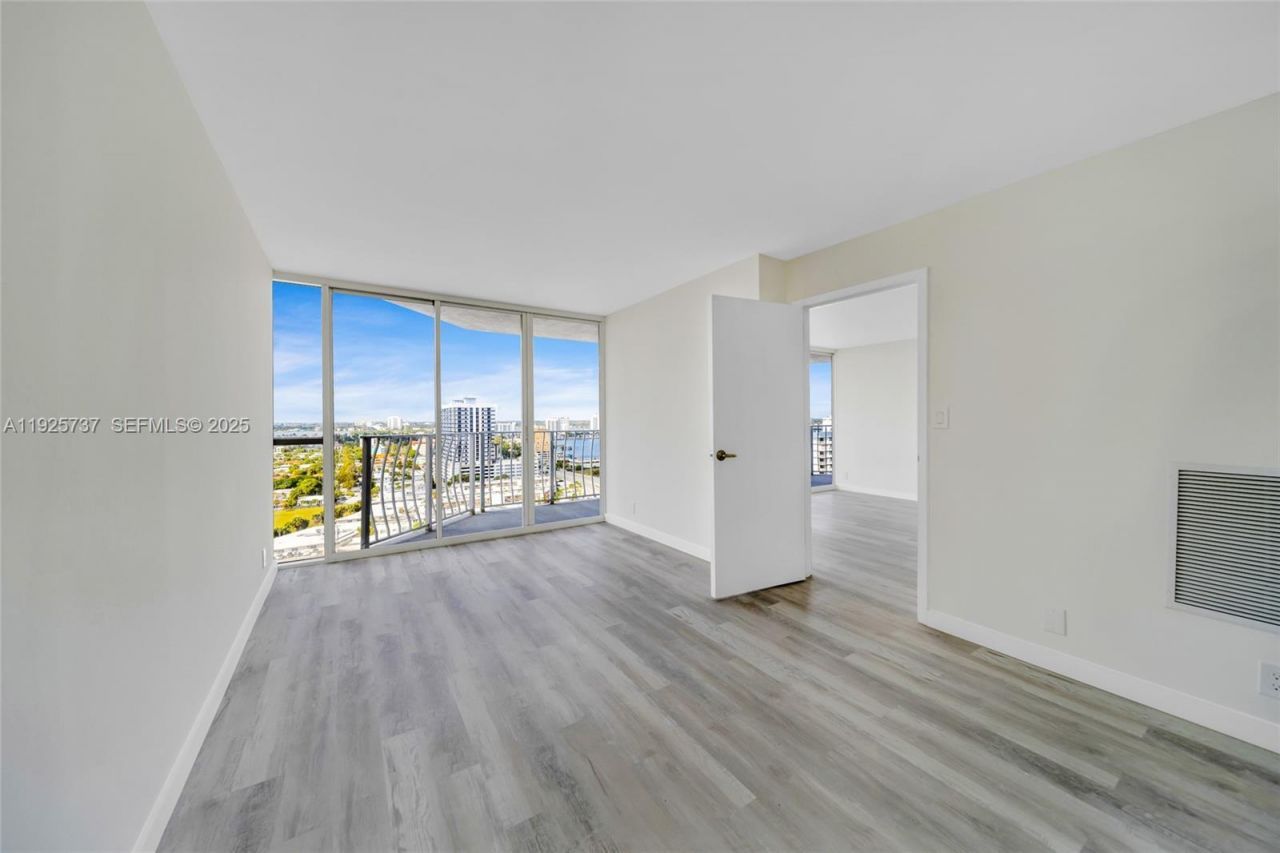 7601 E Treasure Dr, Unit 2103, North Bay Village, FL 33141 Photo