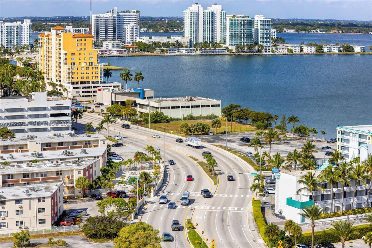 7601 E Treasure Dr, Unit 2103, North Bay Village, FL 33141 Photo