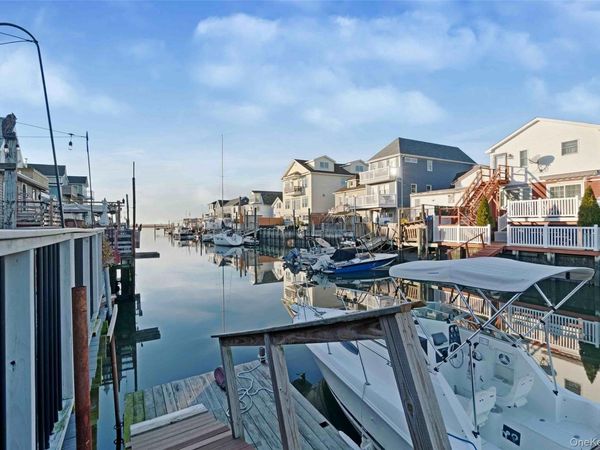 27 W 11th Road, Broad Channel, NY 11693