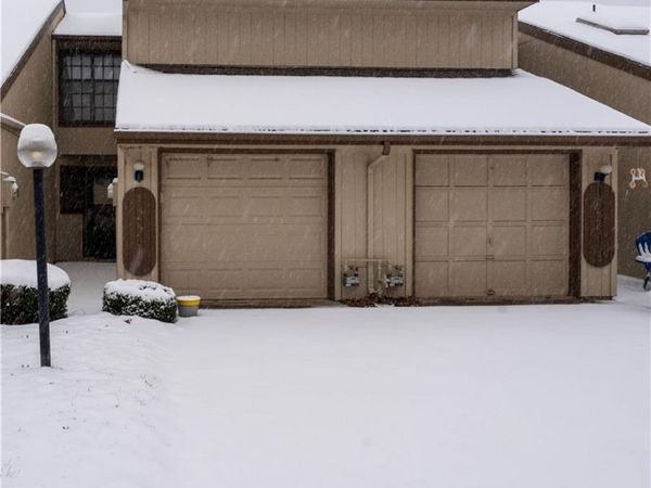 12211 Holmes Lane, Kansas City, MO 64146