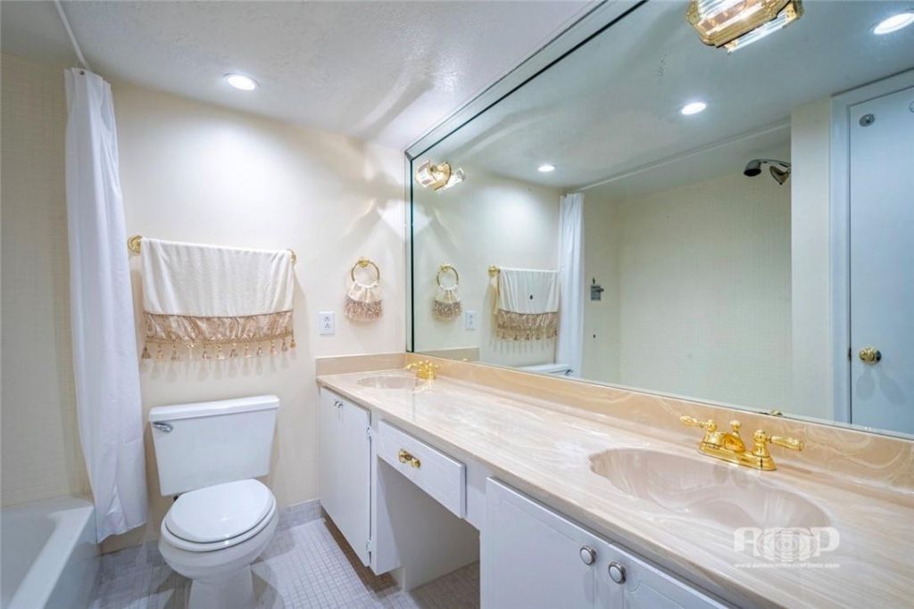 3100 NE 48th Street, Unit 908, Fort Lauderdale, FL 33308 Photo