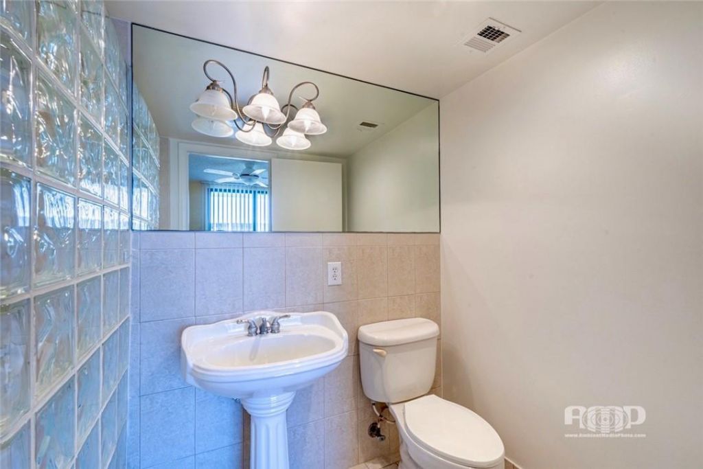 3100 NE 48th Street, Unit 908, Fort Lauderdale, FL 33308 Photo