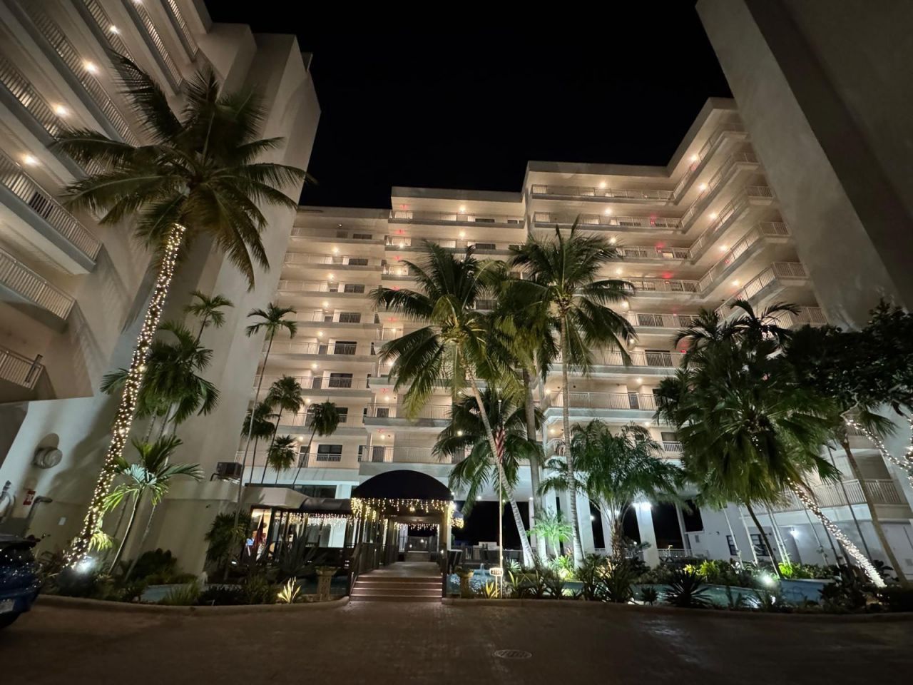 3100 NE 48th Street, Unit 908, Fort Lauderdale, FL 33308 Photo