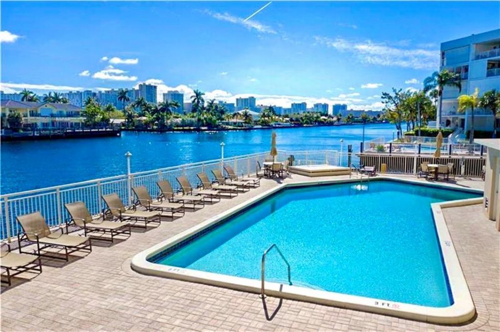 3100 NE 48th Street, Unit 908, Fort Lauderdale, FL 33308 Photo