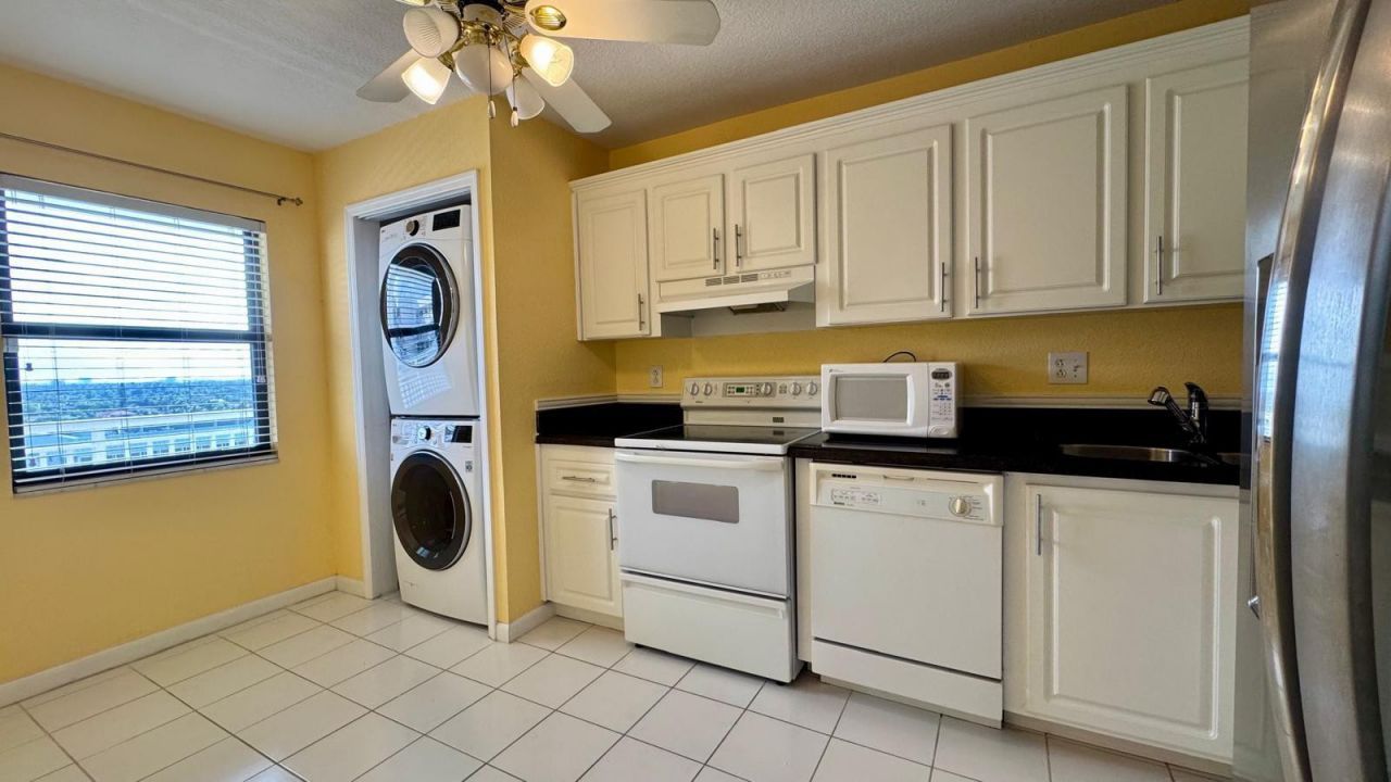 3100 NE 48th Street, Unit 908, Fort Lauderdale, FL 33308 Photo