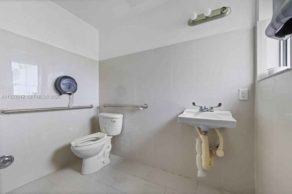 2500 Wilton Dr, Wilton Manors, FL 33305 Photo