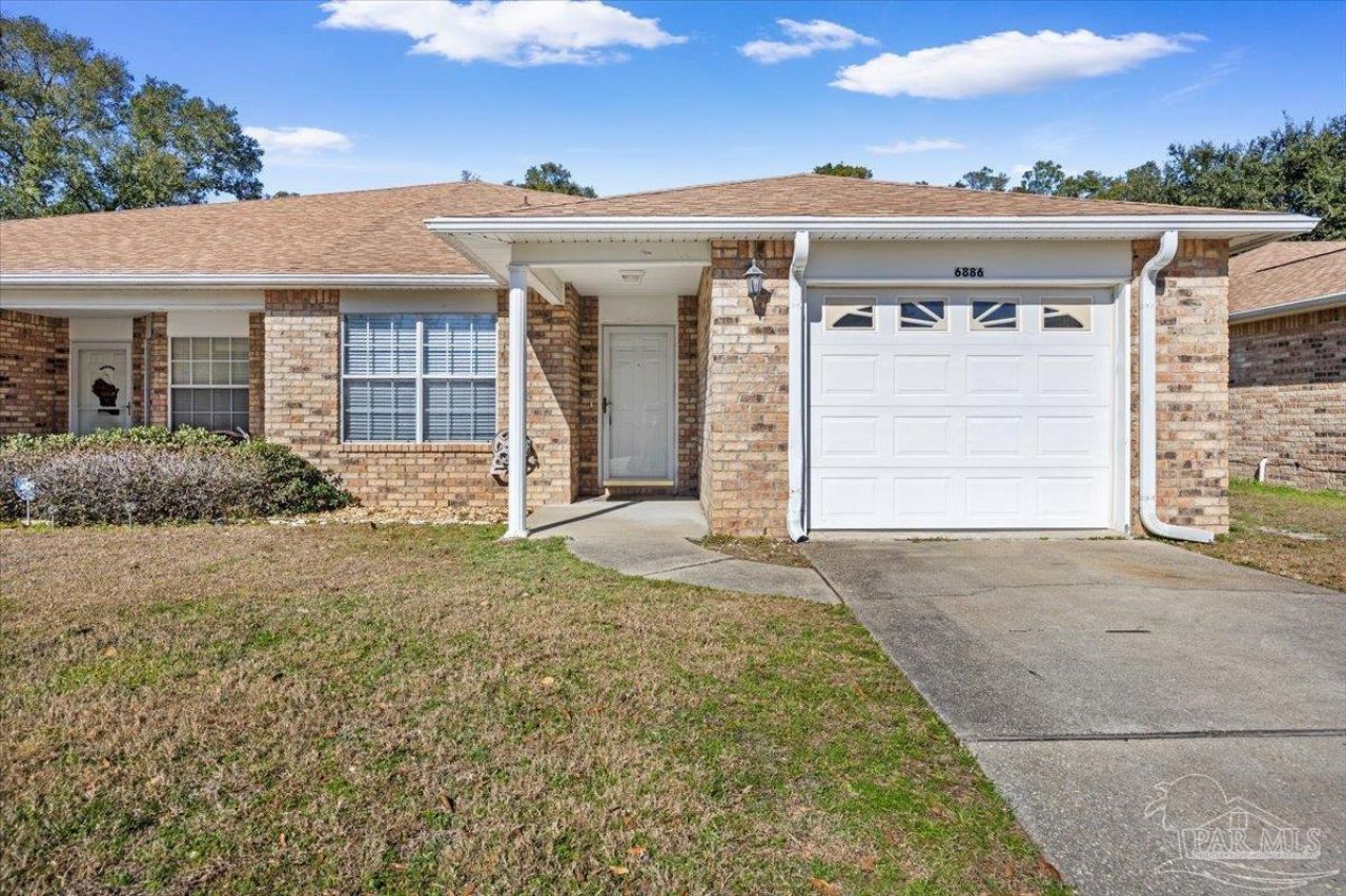 6886 Kapok Dr, Milton, FL 32583 Main Photo