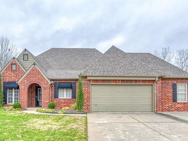 800 S 71st Street, Broken Arrow, OK 74014