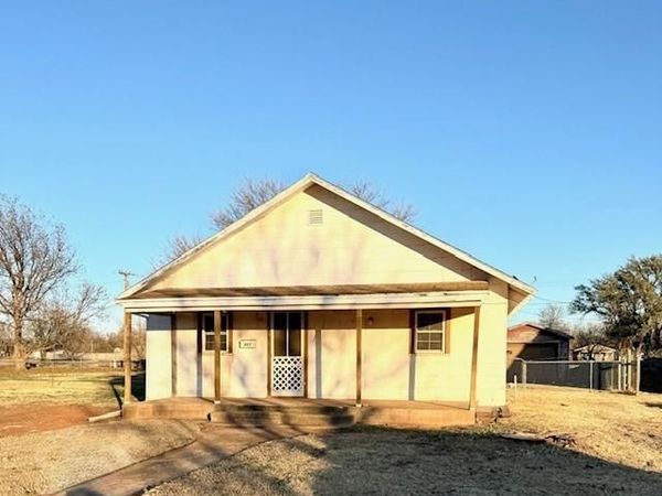 807 N Meta Street, Cordell, OK 73632