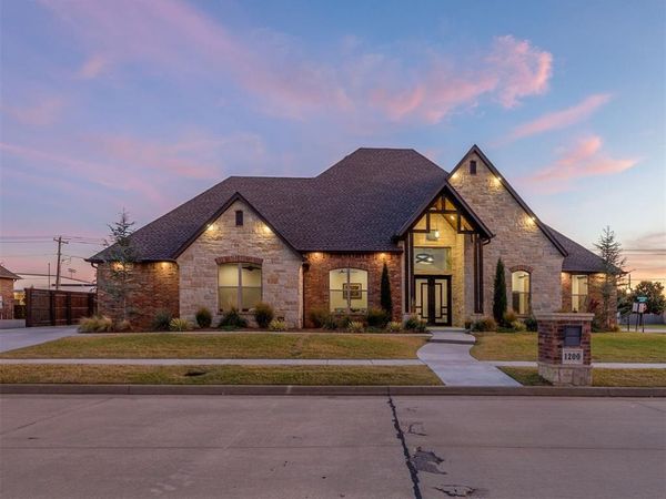 1200 Canteberry Drive, Yukon, OK 73099