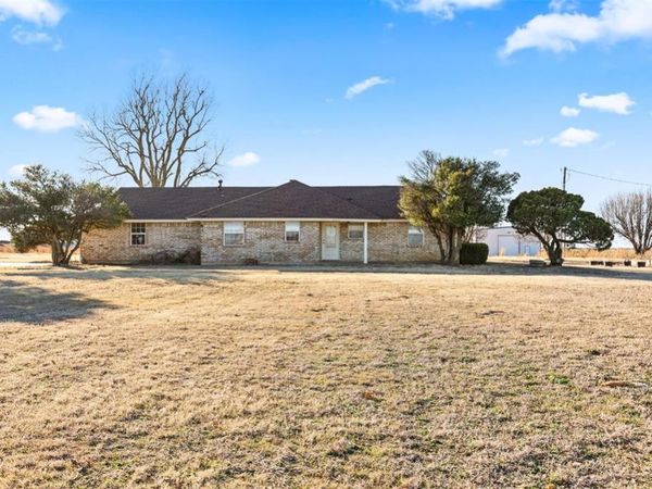 3614 N Broadway Avenue, Hinton, OK 73047