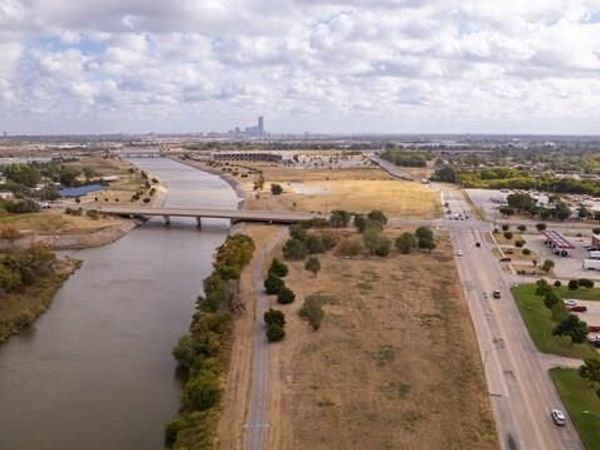 SW 15th Street, Oklahoma City, OK 73108