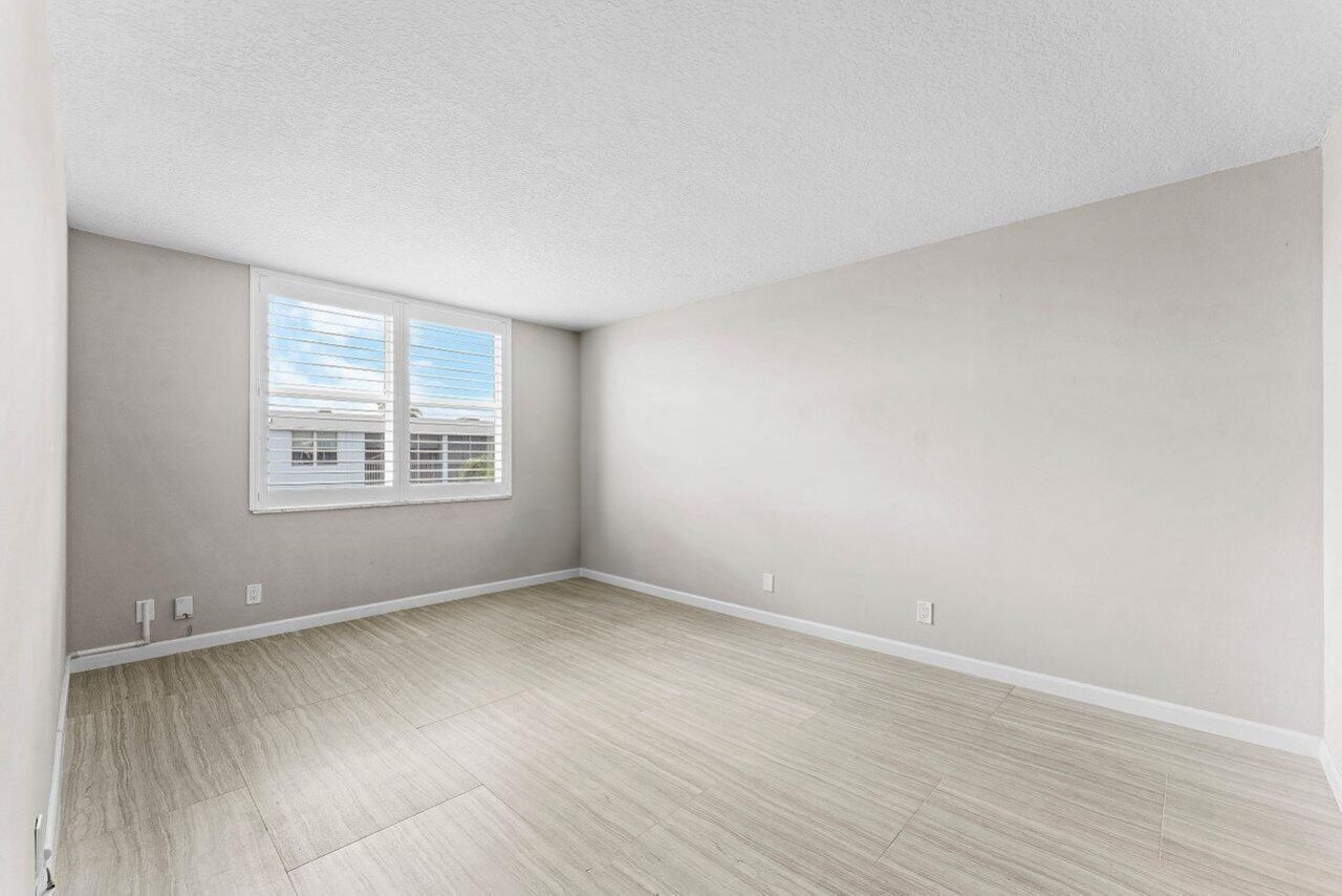 2004 S Federal Highway, Unit D403, Boynton Beach, FL 33435 Photo