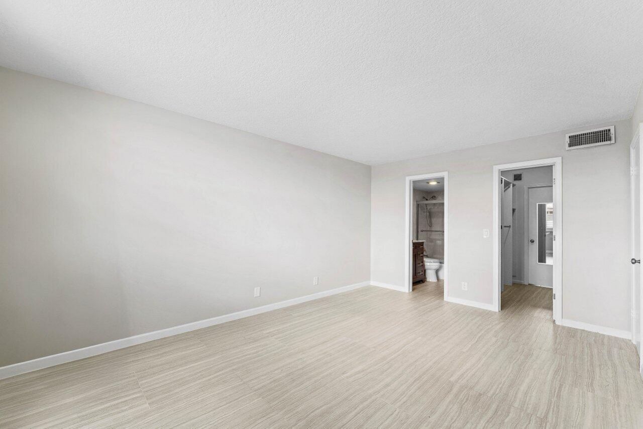 2004 S Federal Highway, Unit D403, Boynton Beach, FL 33435 Photo