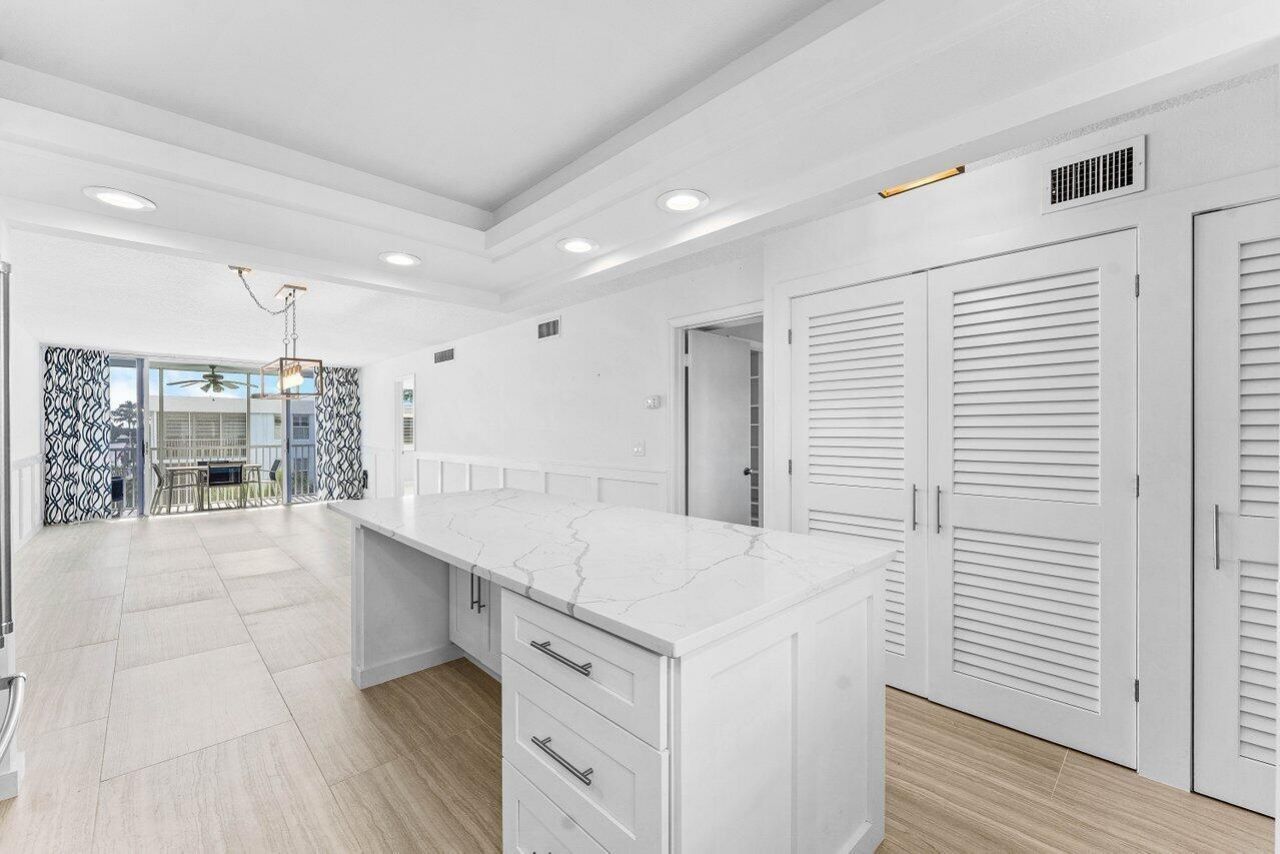 2004 S Federal Highway, Unit D403, Boynton Beach, FL 33435 Photo