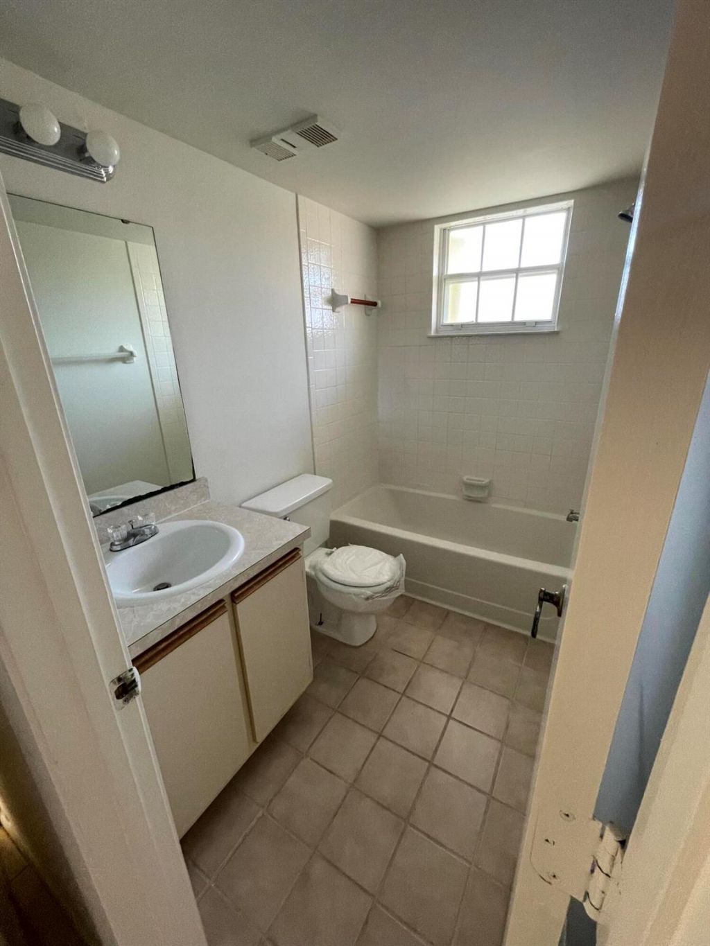 1550 SE Royal Green Circle, Unit P-203, Port Saint Lucie, FL 34952 Photo