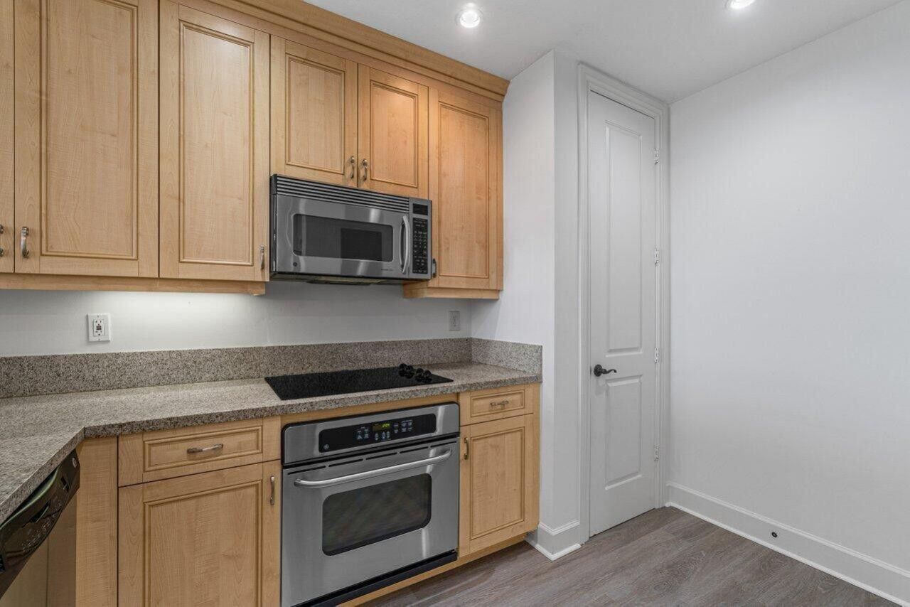 200 NE 2nd Avenue, Unit 401, Delray Beach, FL 33444 Photo