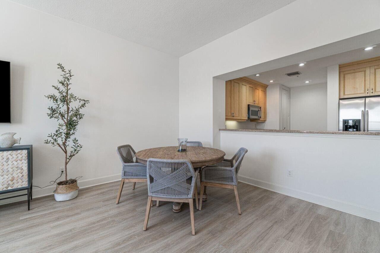 200 NE 2nd Avenue, Unit 401, Delray Beach, FL 33444 Photo