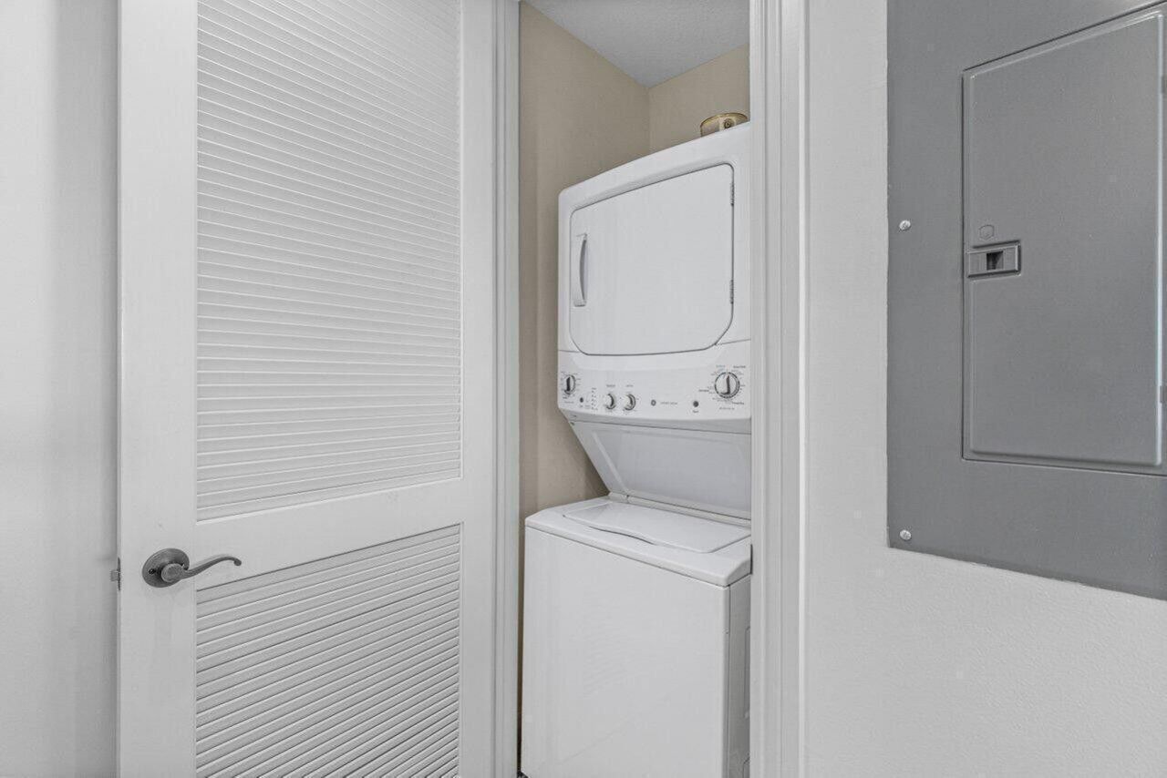 200 NE 2nd Avenue, Unit 401, Delray Beach, FL 33444 Photo