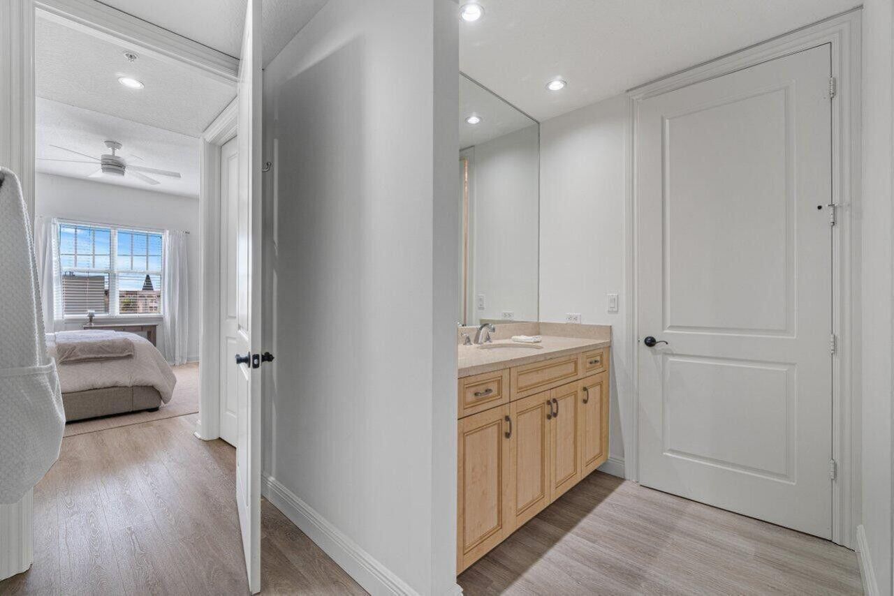 200 NE 2nd Avenue, Unit 401, Delray Beach, FL 33444 Photo