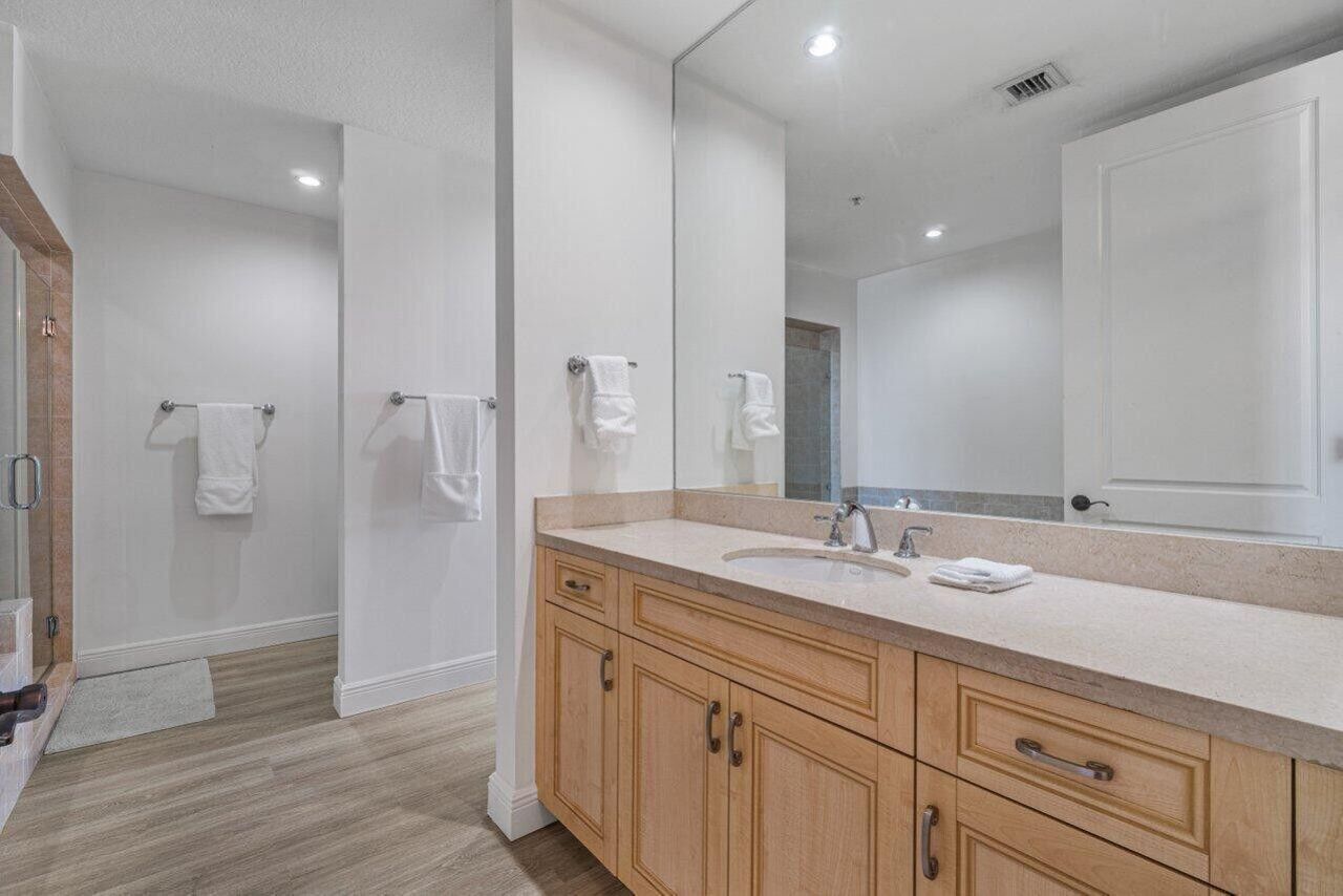 200 NE 2nd Avenue, Unit 401, Delray Beach, FL 33444 Photo