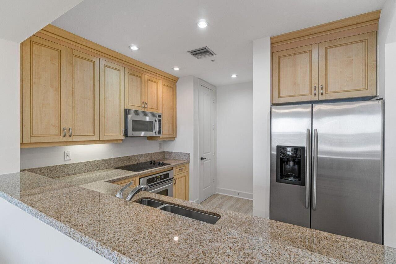 200 NE 2nd Avenue, Unit 401, Delray Beach, FL 33444 Photo