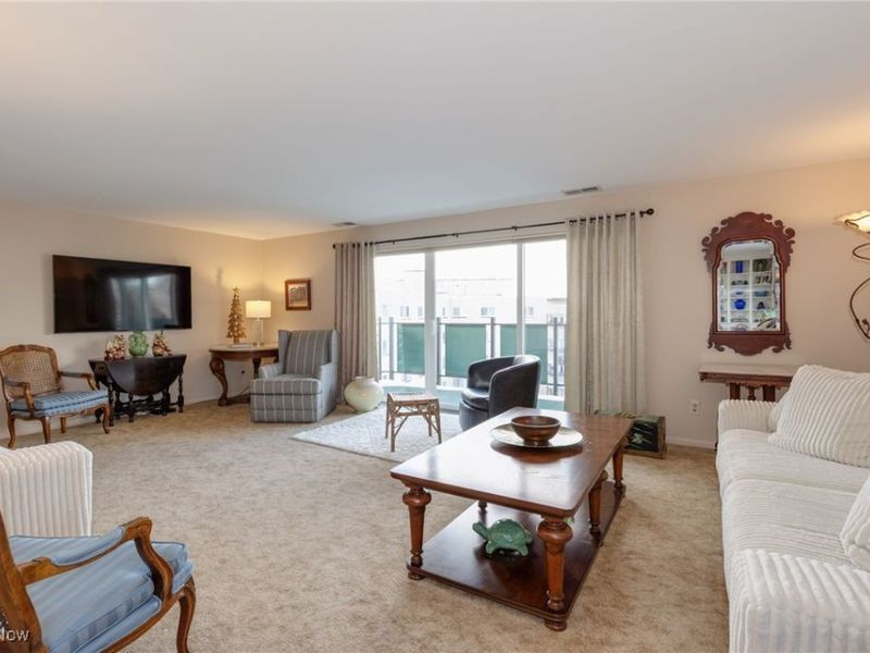 255 N Portage Path, Unit 507, Akron, OH 44303 Photo 10